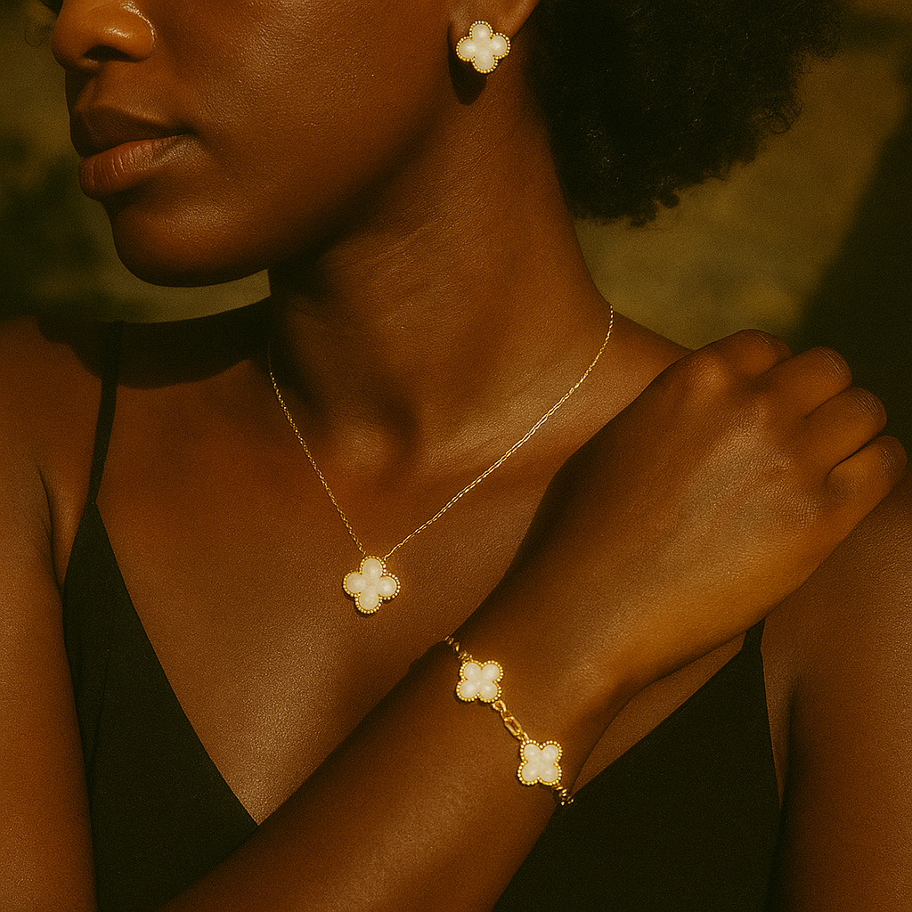 CLOVER | White Set